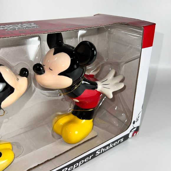 Disney Kissing Mickey Minnie Mouse Ceramic Salt Pepper Shakers Set of 2 - Picture 6 of 14